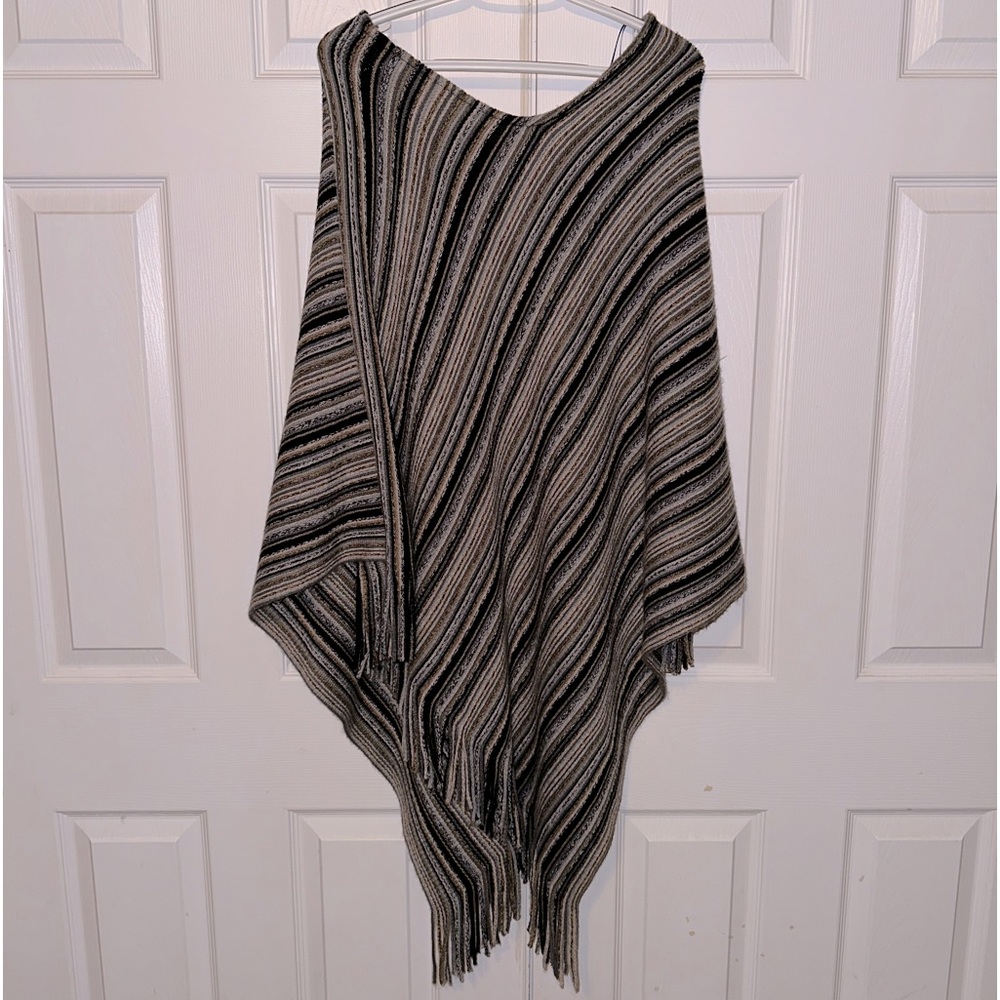 SWEATER PONCHO!!! Looks Fabulous with jeans!! One size